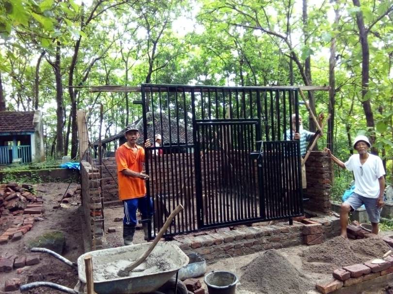 perbaikan makam mbah Anom (1)